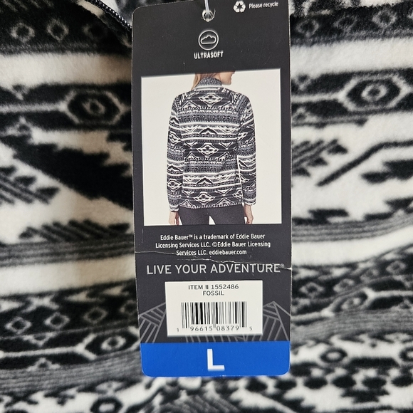 Eddie Bauer Black and White Fleece 1/4 Zip - Picture 7 of 7